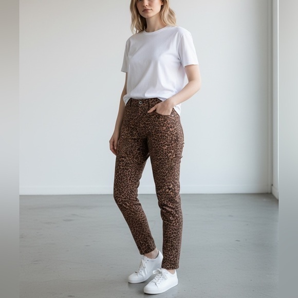 Vici Denim - Leopard Print Pants/jeans